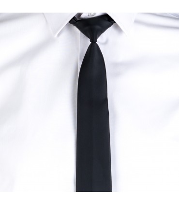 CORBATA CON NUDO SKAY NEGRO