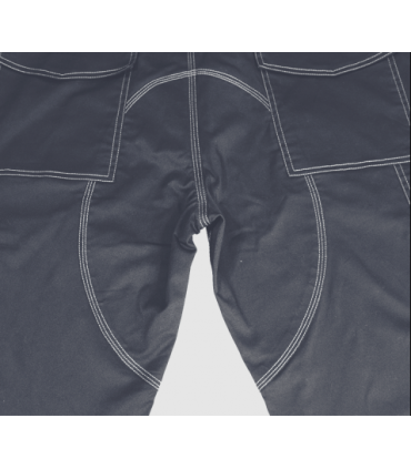 Pantalón elástico multibolsillos con triple costura